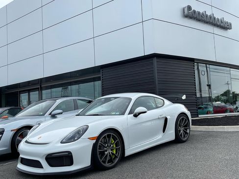 Used 2016 Porsche Cayman GT4 image 1