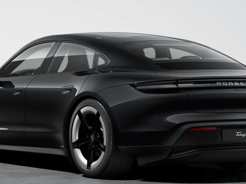 Used 2022 Porsche Taycan image 12