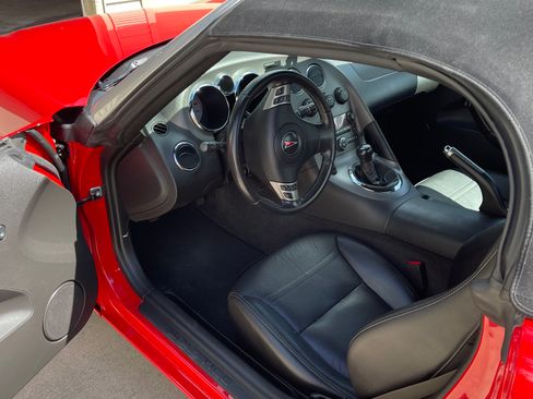 Used 2008 Pontiac Solstice Convertible w/ Premium Package RWD image 15