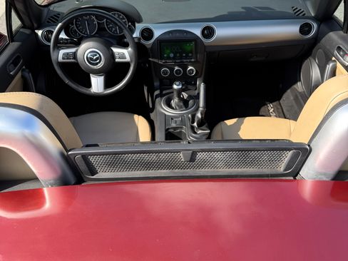 Used 2011 MAZDA MX-5 Miata Grand Touring image 6
