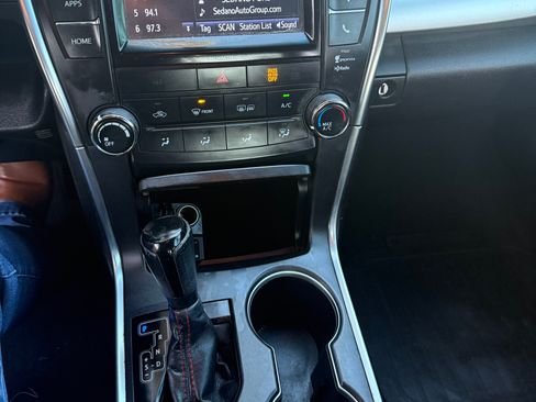 Used 2017 Toyota Camry SE image 15