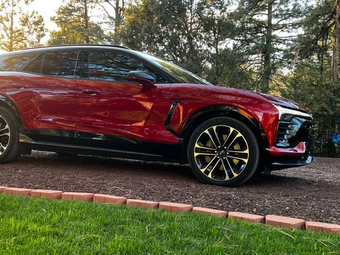 Used 2025 Chevrolet Blazer EV SS w/ Performance Package image 9