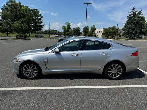 Used 2012 Jaguar XF RWD image 12