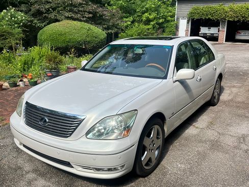Used 2004 Lexus LS 430 w/ Modern Luxury Pkg RWD image 1