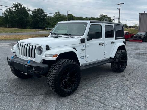 Used 2022 Jeep Wrangler Unlimited Sahara w/ Cold Weather Group image 1