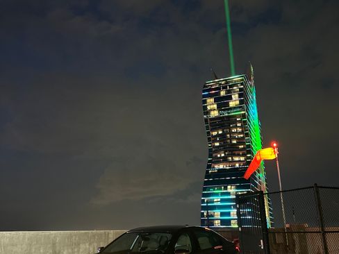 Used 2021 BMW ALPINA B7 xDrive w/ Luxury Rear Seating Package image 32