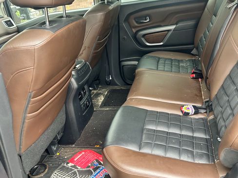 Used 2017 Nissan Titan Platinum Reserve image 18