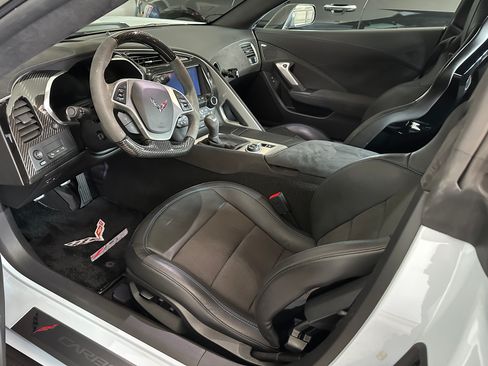 Used 2018 Chevrolet Corvette Z06 w/ Carbon 65 Edition RWD image 6