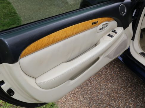 Used 2002 Lexus SC 430 Convertible image 19