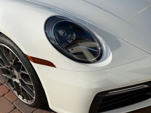 Used 2022 Porsche 911 Carrera image 13