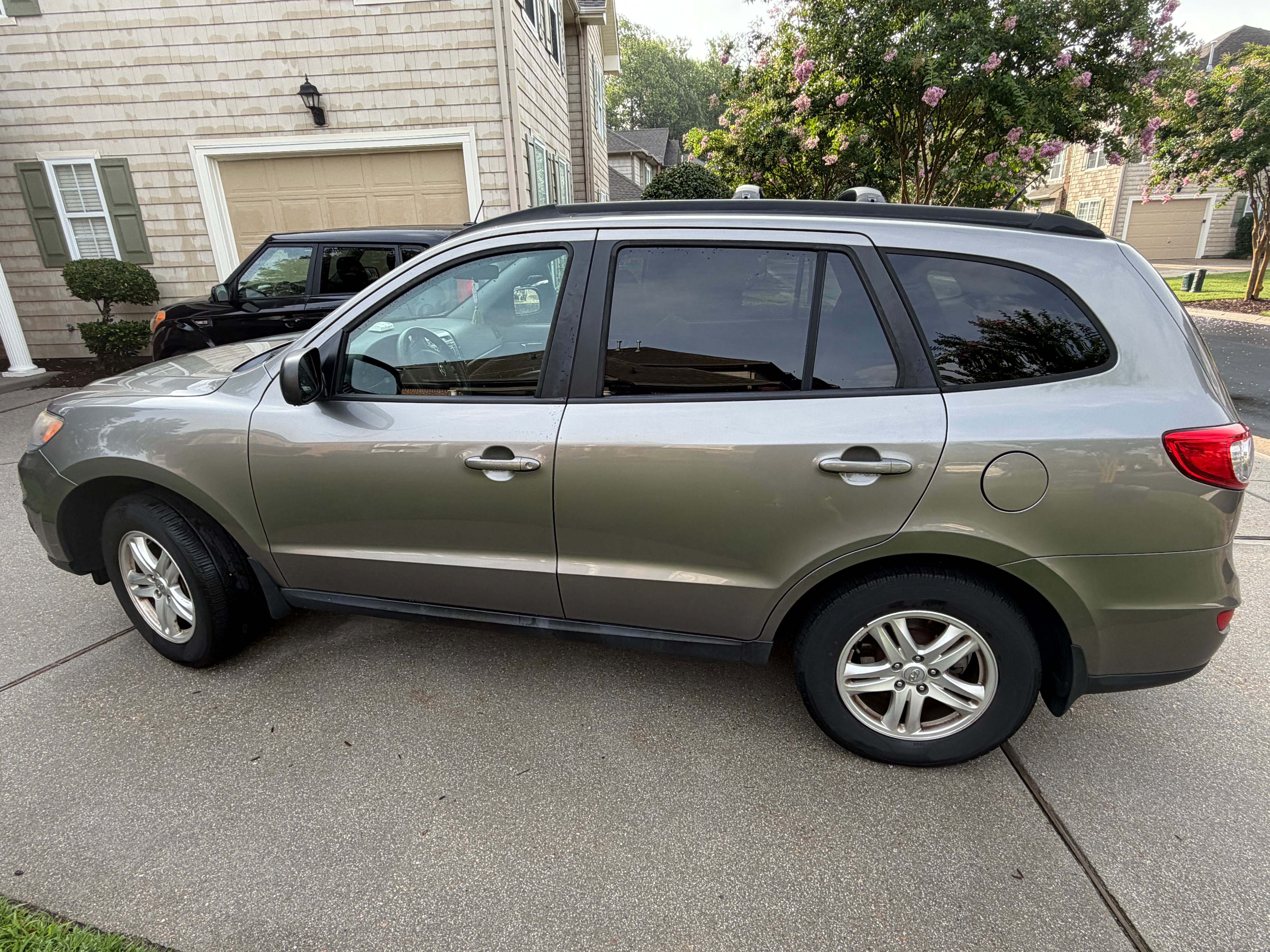 Used 2012 Hyundai Santa Fe GLS AWD/4WD image 15