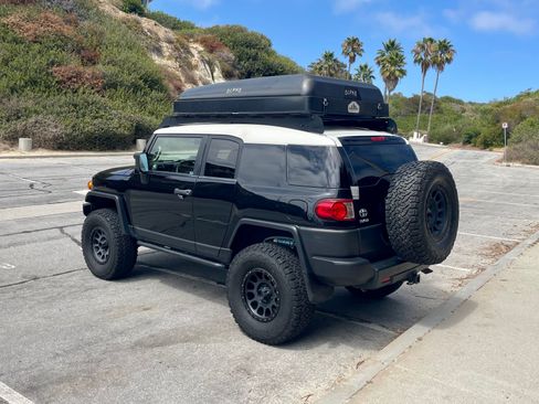 Used 2010 Toyota FJ Cruiser 4WD image 5