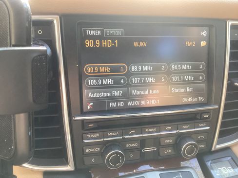 Used 2014 Porsche Panamera 4 image 20