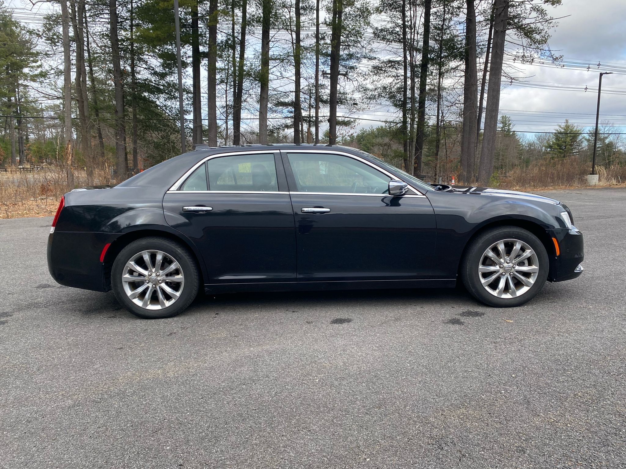 Used 2015 Chrysler 300 C w/ Light Group AWD/4WD image 8
