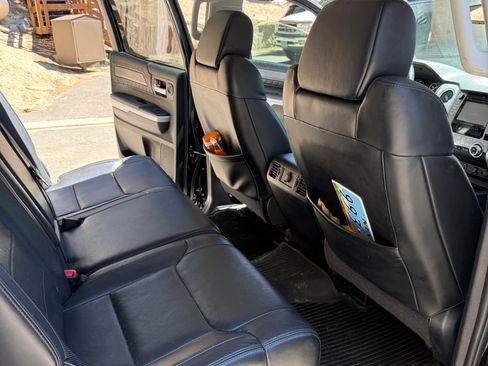 Used 2017 Toyota Tundra Platinum image 12