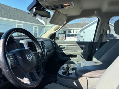 Used 2019 RAM 1500 Big Horn image 4