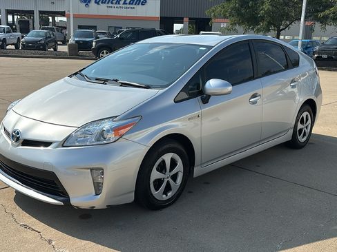 Used 2015 Toyota Prius Three FWD image 5