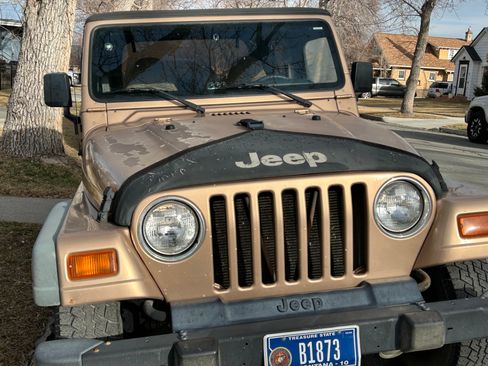 Used 1999 Jeep Wrangler SE image 2