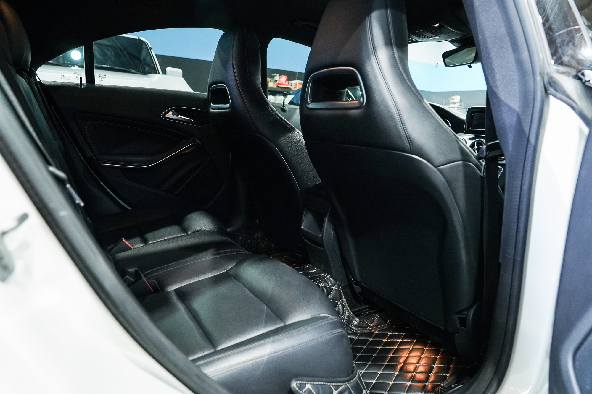 Used 2014 Mercedes-Benz CLA 250 image 13