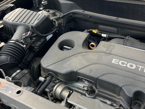 Used 2019 Chevrolet Equinox LT FWD image 16