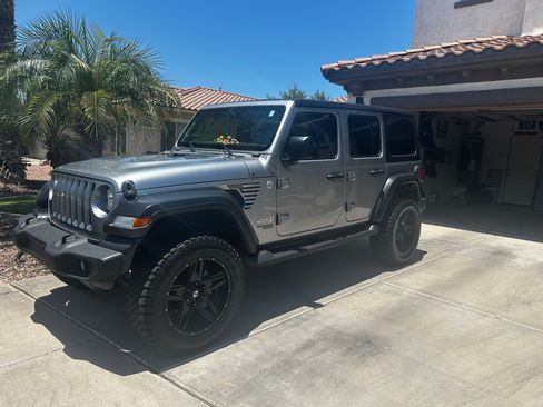 Used 2019 Jeep Wrangler Unlimited Sport S AWD/4WD image 16