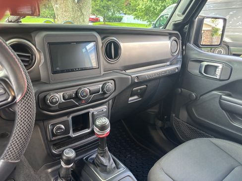 Used 2021 Jeep Wrangler Unlimited Sport image 14