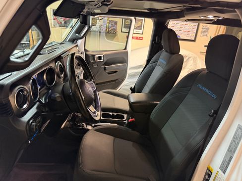 Used 2022 Jeep Wrangler Unlimited Rubicon 4xe w/ Safety Group image 10