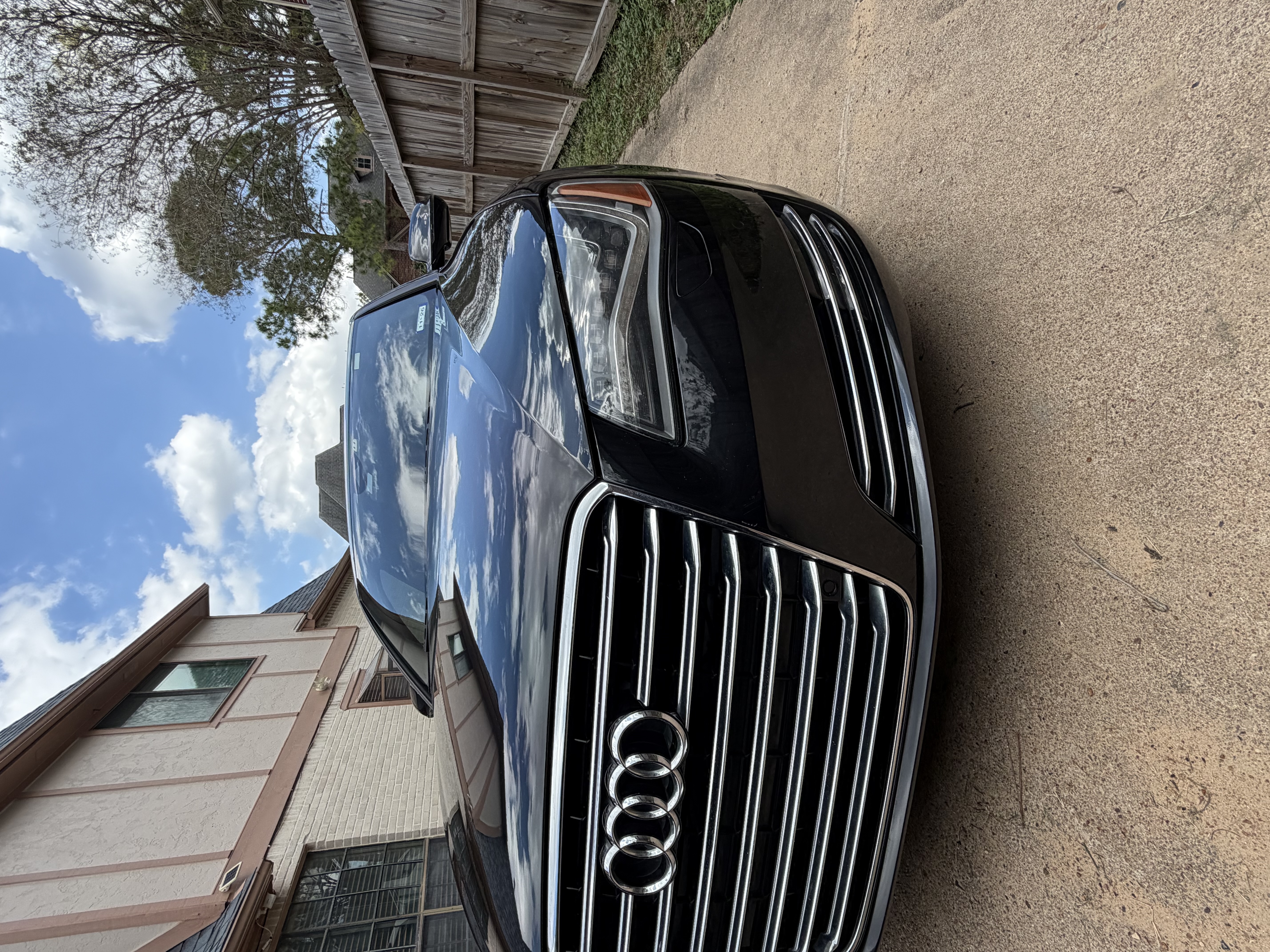 Used 2011 Audi A8 4.2 w/ Convenience Pkg AWD/4WD image 4