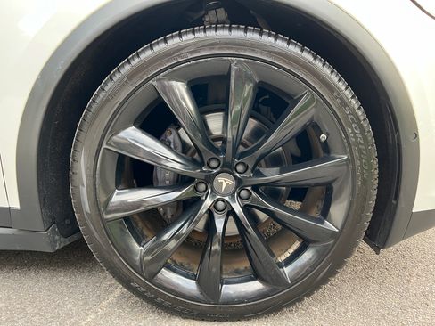 Used 2020 Tesla Model X Long Range image 15