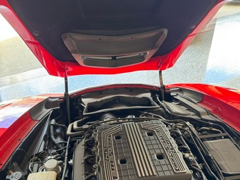 Used 2019 Chevrolet Corvette Z06 RWD image 11