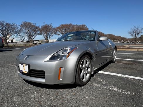 Used 2004 Nissan 350Z Touring image 5