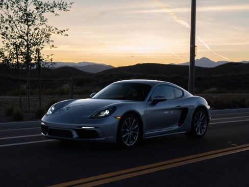Used 2018 Porsche 718 Cayman image 14