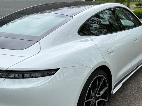 Used 2022 Porsche Taycan 4S AWD/4WD image 8