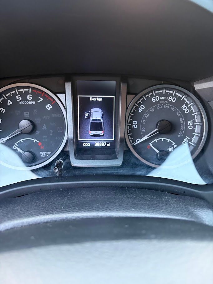 Used 2022 Toyota Tacoma TRD Off-Road w/ TRD Premium Off Road Package AWD/4WD image 19