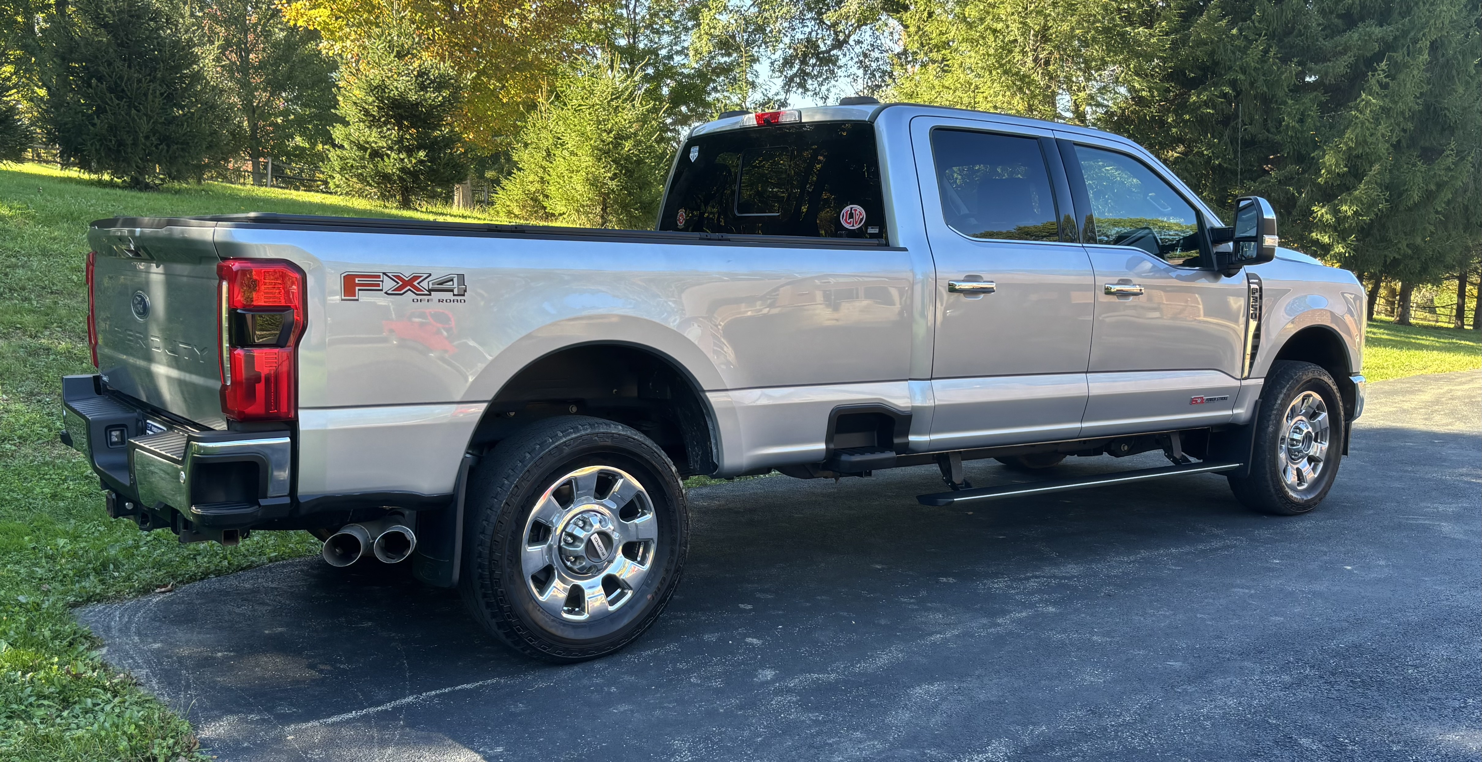 Used 2024 Ford F350 Lariat w/ Lariat Ultimate Package AWD/4WD image 6
