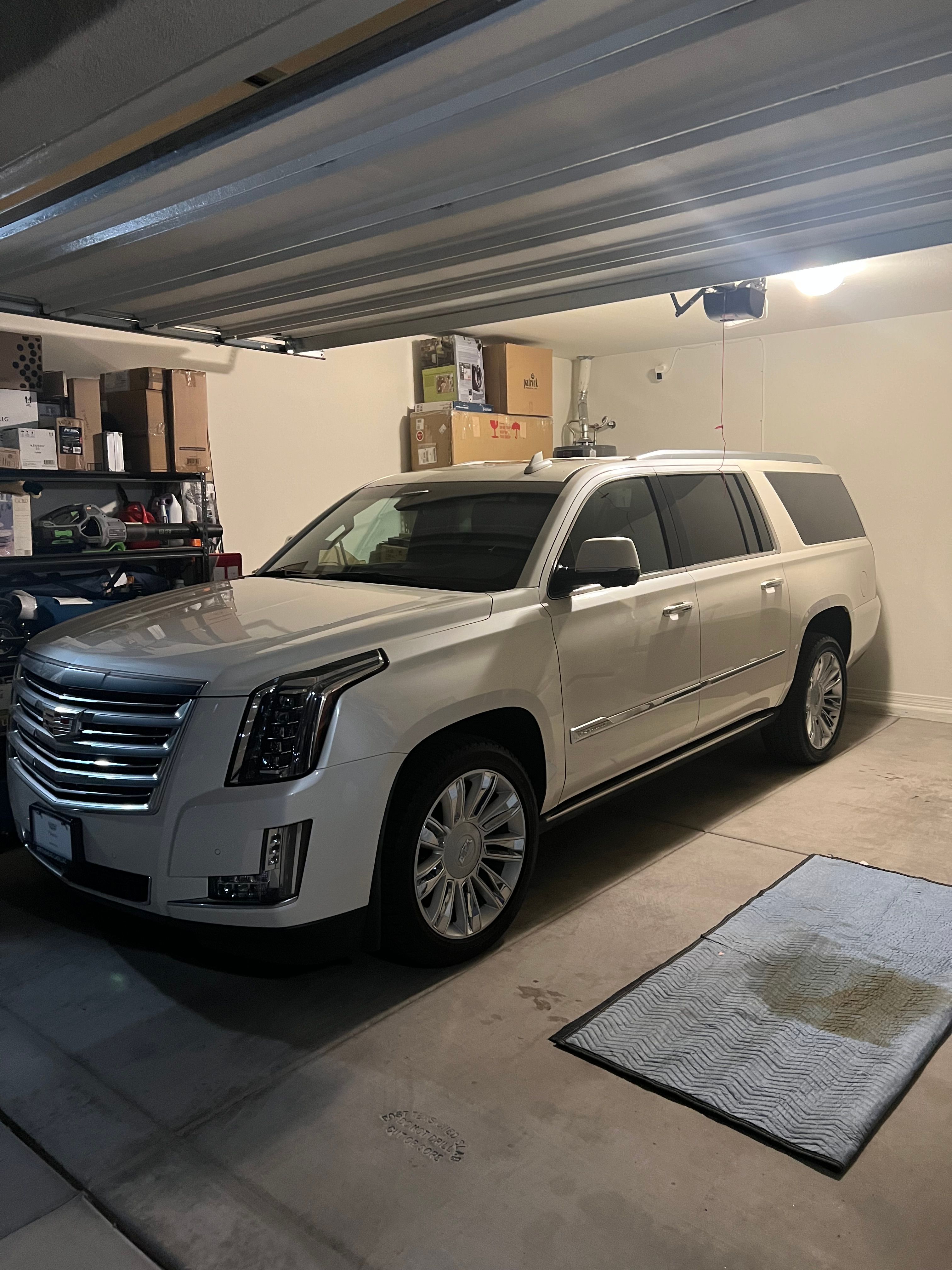 Used 2015 Cadillac Escalade ESV Platinum RWD image 15
