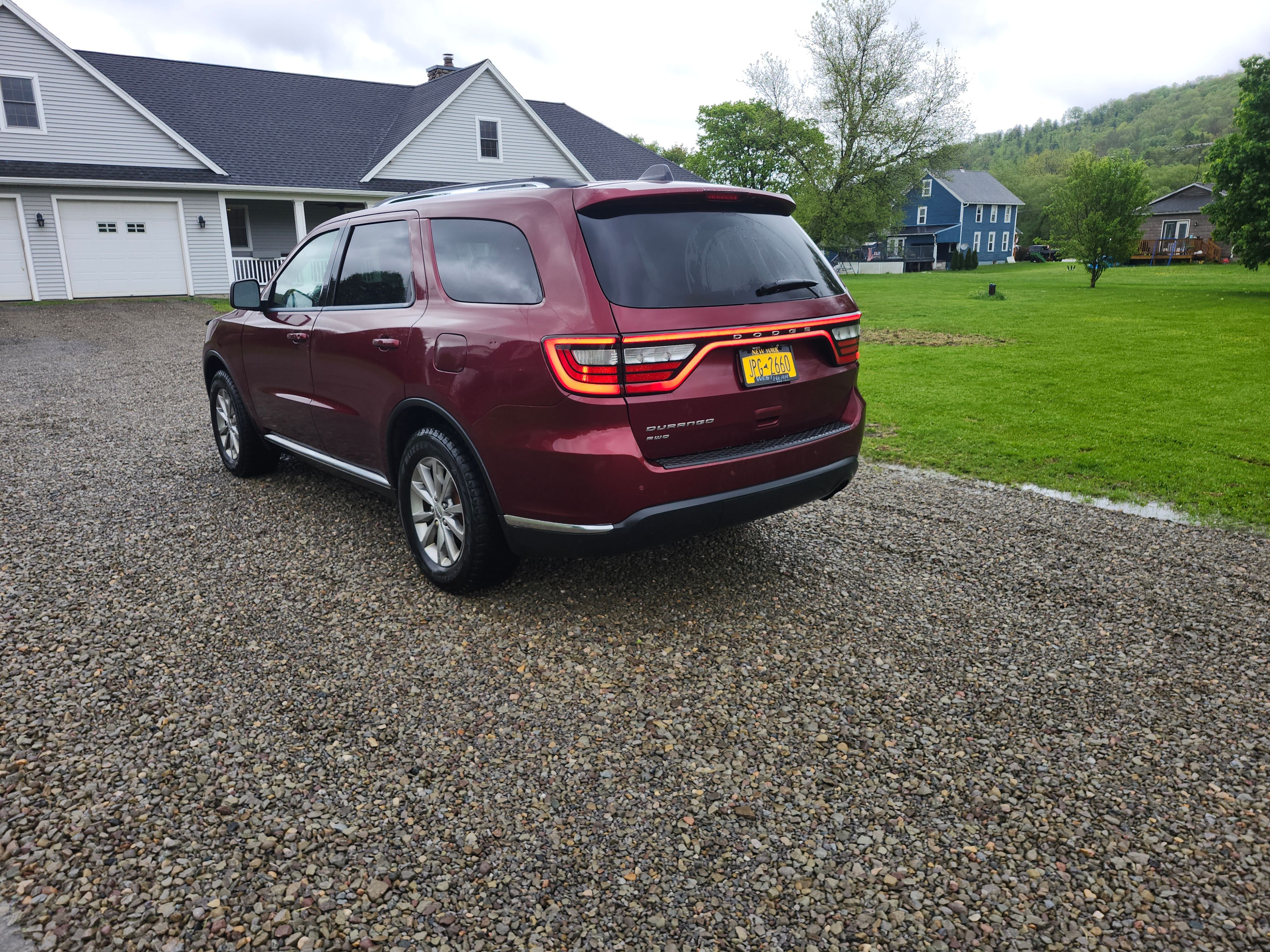 Used 2017 Dodge Durango SXT w/ Quick Order Package 23B AWD/4WD image 2