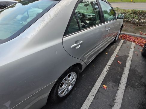 Used 2005 Toyota Camry LE image 11