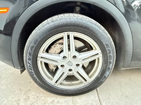 Used 2015 Porsche Cayenne S image 10