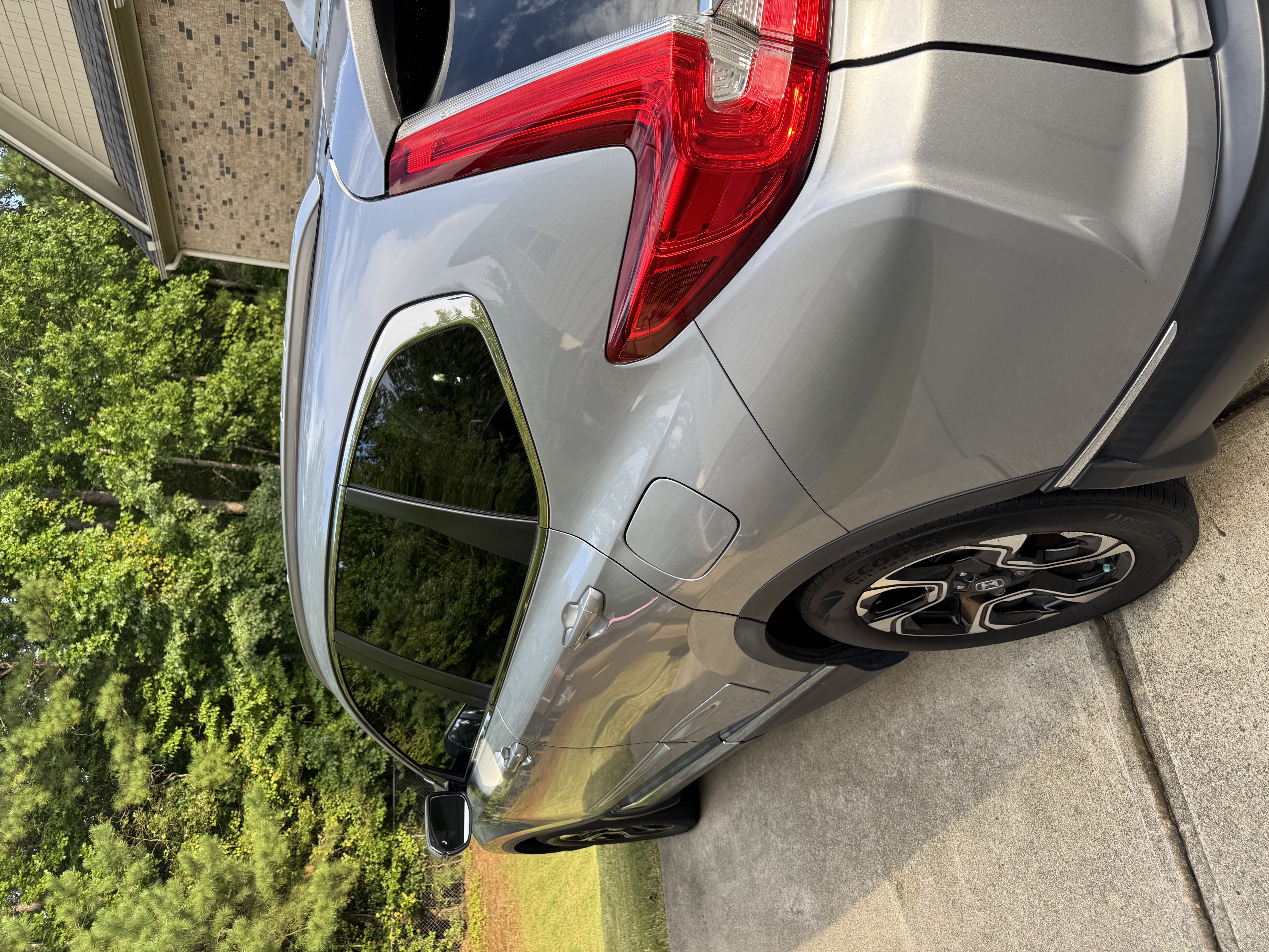 Used 2019 Honda CR-V Touring image 4