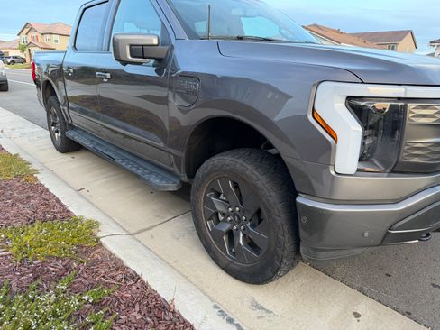 Used 2022 Ford F150 Lightning Lariat w/ Equipment Group 511A High AWD/4WD image 4