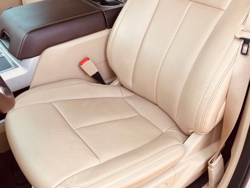 Used 2020 Ford F150 Lariat image 15