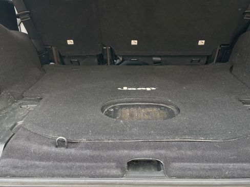 Used 2017 Jeep Wrangler Unlimited Sahara w/ Connectivity Group image 9