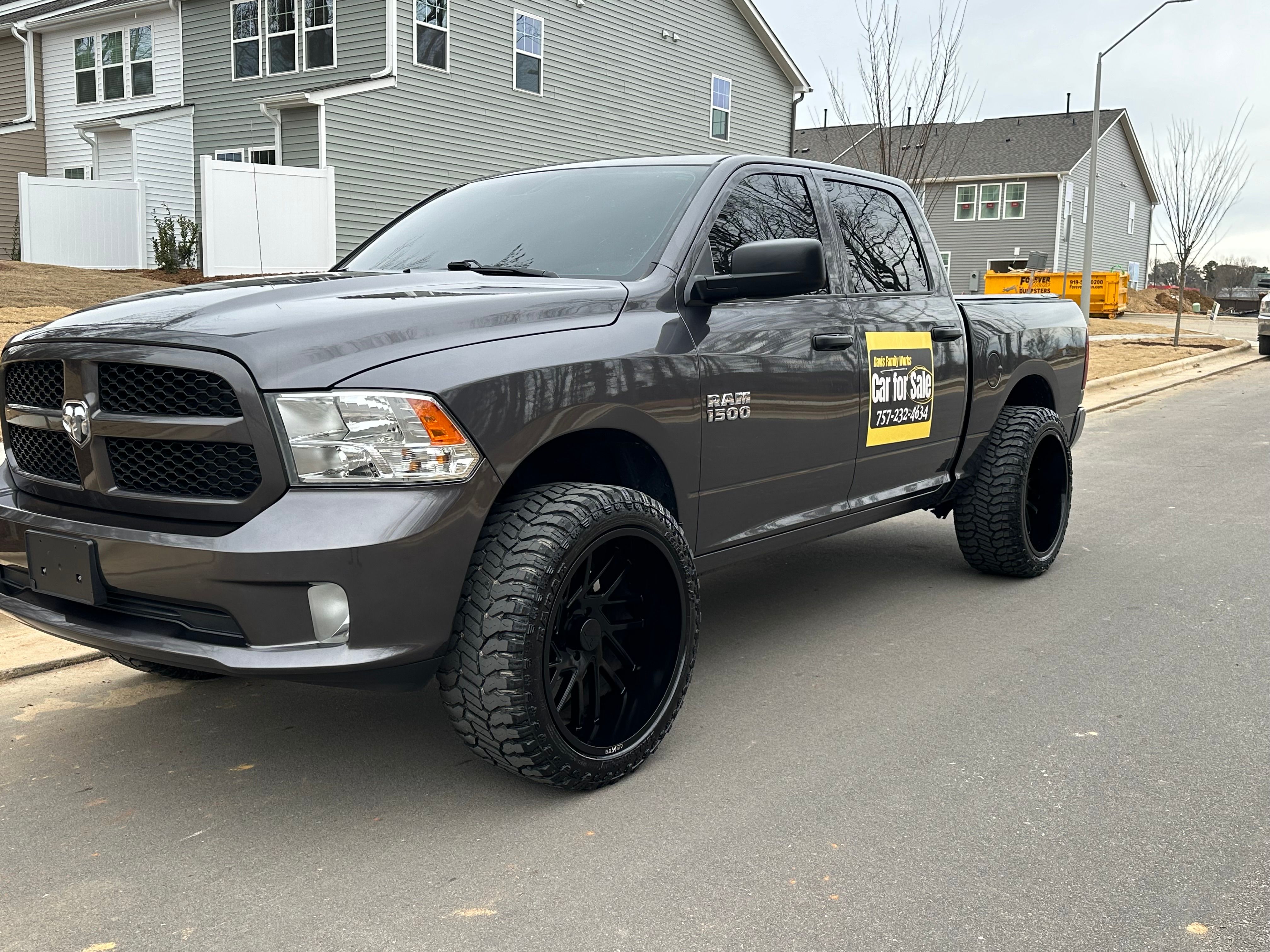 Used 2017 RAM 1500 Express AWD/4WD image 1