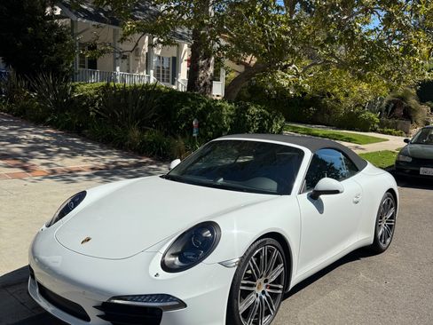 Used 2015 Porsche 911 Cabriolet image 26
