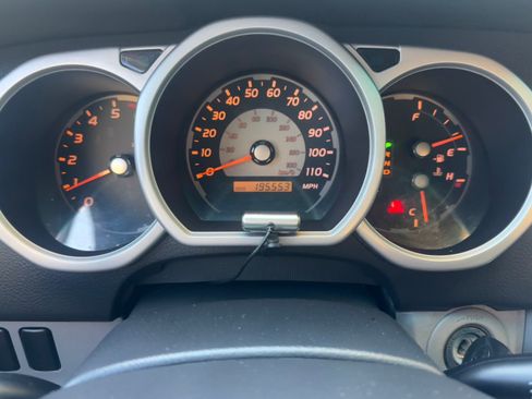 Used 2004 Toyota 4Runner Sport image 8