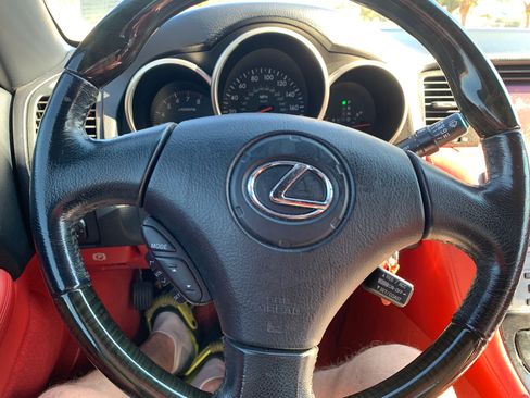 Used 2005 Lexus SC 430 Convertible image 16