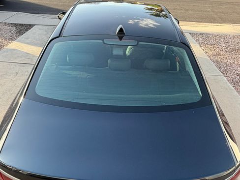 Used 2017 Kia Cadenza Premium w/ Luxury Package image 8