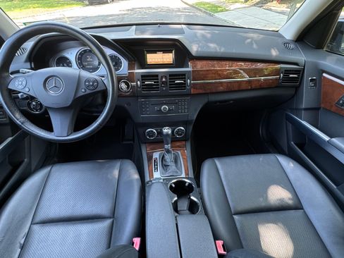 Used 2010 Mercedes-Benz GLK 350 4MATIC image 9