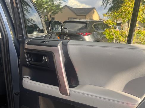 Used 2010 Toyota 4Runner Trail AWD/4WD image 19
